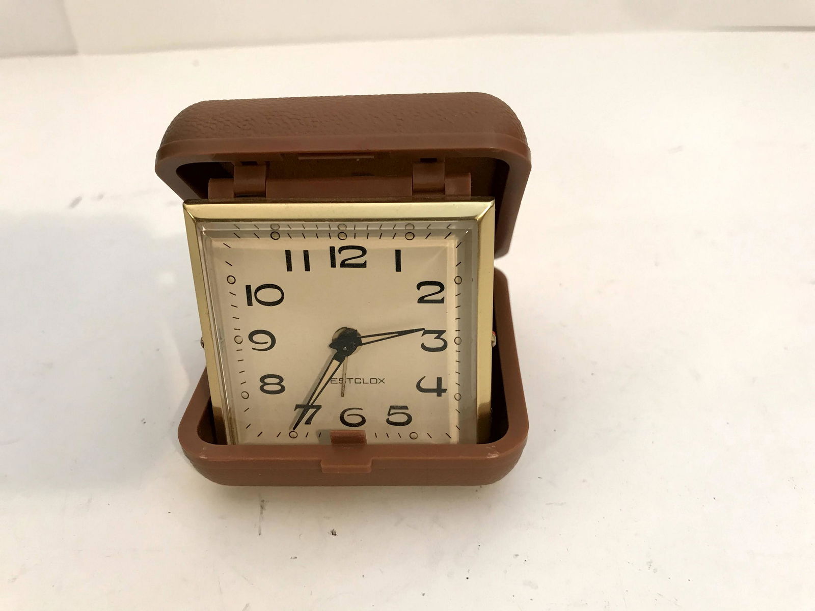 Vintage travel alarm clock Westclox (1 of 3)