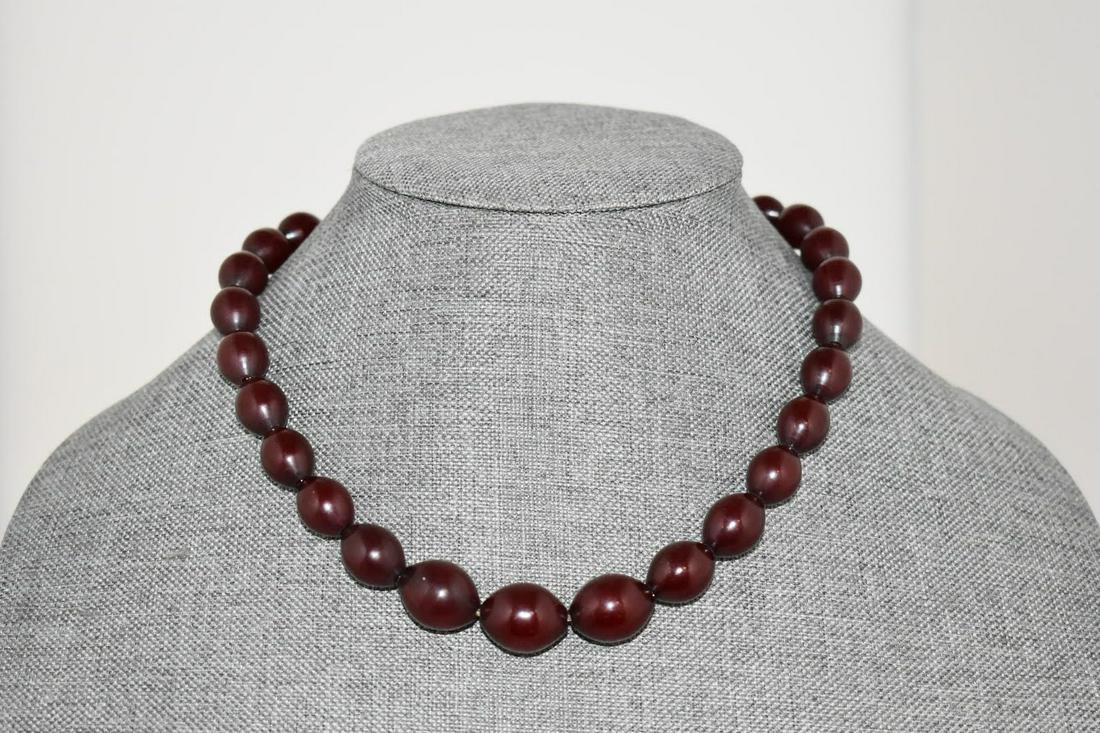 Vintage Black Cherry Amber beads Bakelite necklace 40g (1 of 4)