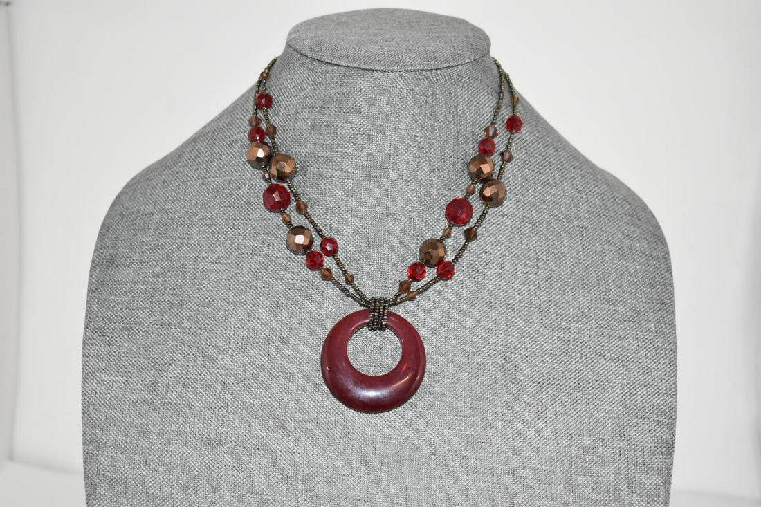 Vintage Lia Sophia Necklace 16": Vintage Lia Sophia Necklace 16" Please view all photos as they are part of the description and condition of this Item, Feel free to contact me with questions or picture requests! Used Item AS IS