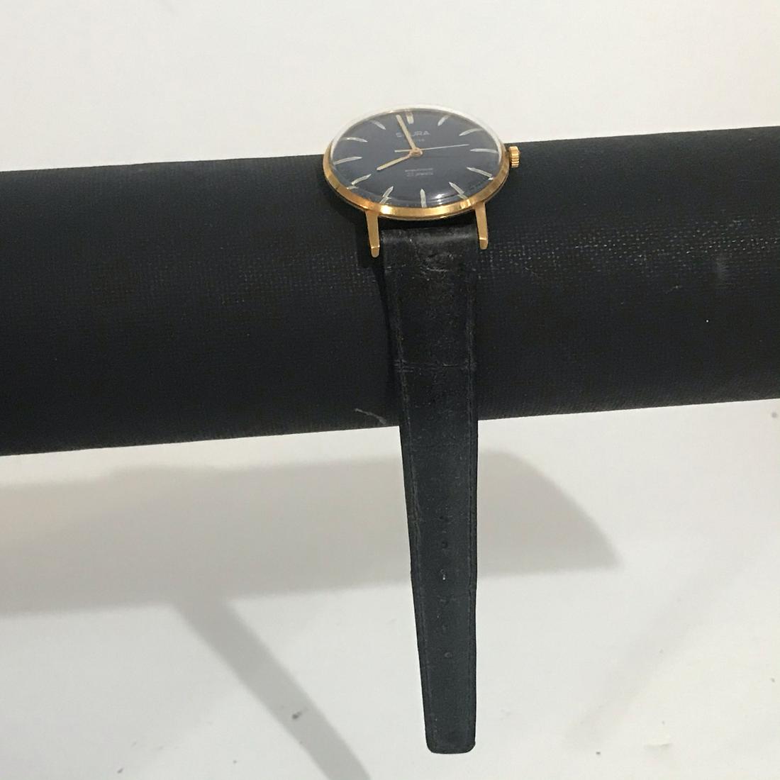 vintage Winding shura watch 23 jewels shockproof Gold (1 of 6)