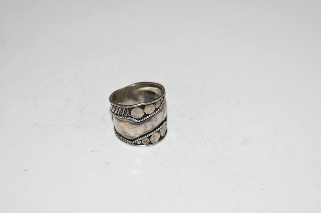 Vintage Wide Sterling Silver Ring sz 8 (1 of 3)