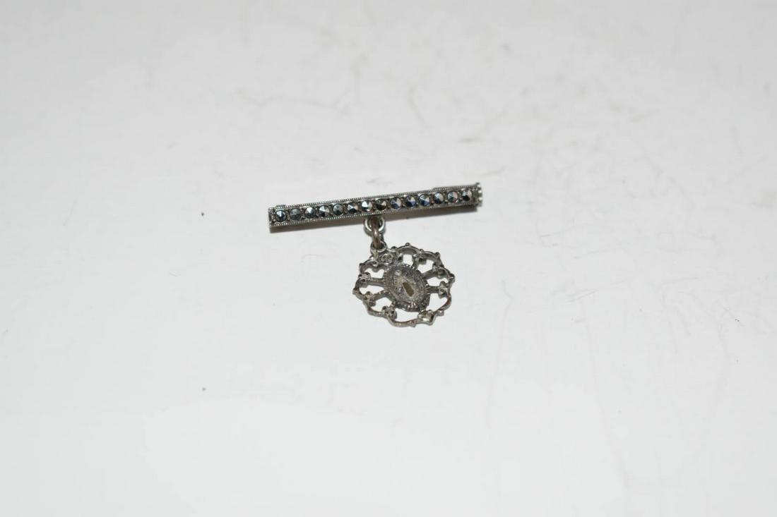 Vintage Sterling Silver Marcasite Brooch: Vintage Sterling Silver Marcasite Brooch Please view all photos as they are part of the description and condition of this Item, Feel free to contact me with questions or picture requests! Used Item AS