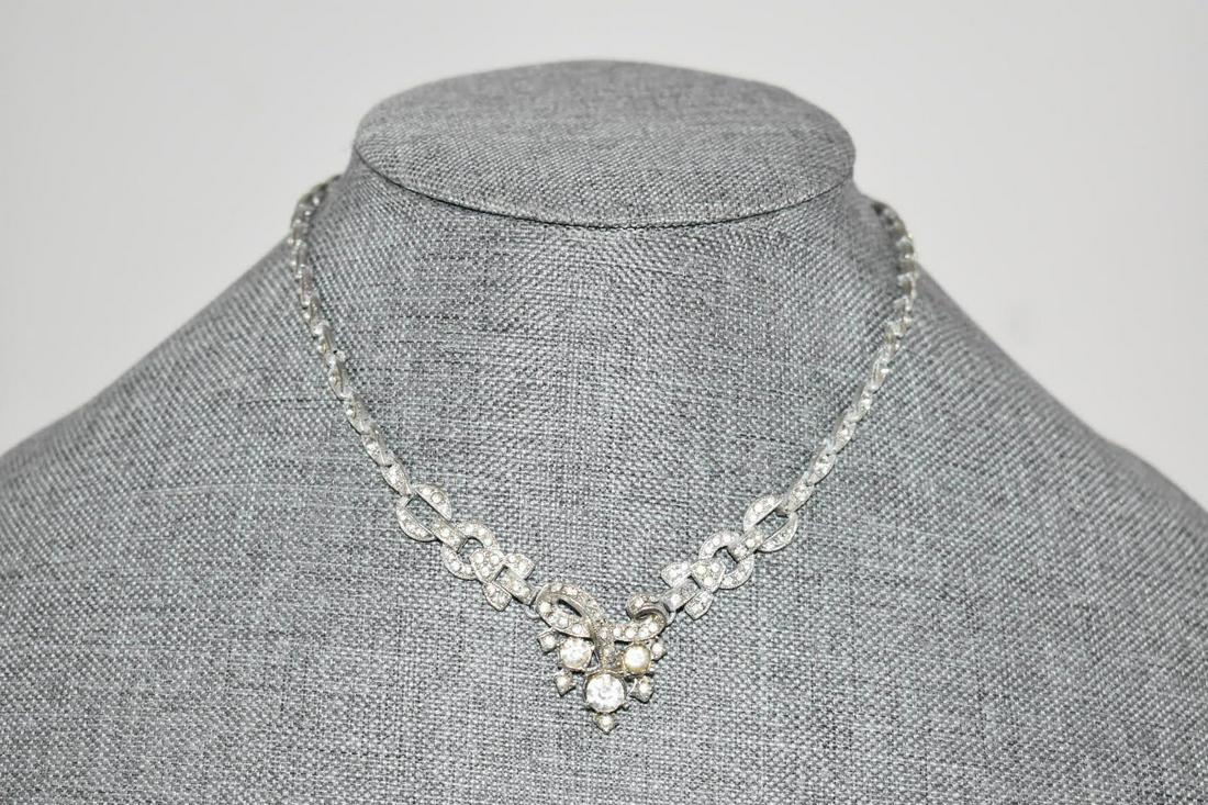 Vintage Elegant Rhinestone Choker Necklace Crystal 12": Vintage Elegant Rhinestone Choker Necklace Crystal 12" Please view all photos as they are part of the description and condition of this Item, Feel free to contact me with questions or picture requests