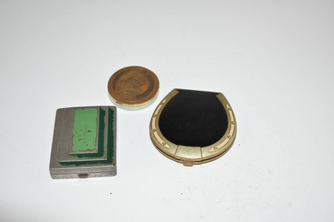 Vintage Lot of Old Ladies makeup Accesories: Vintage Lot of Old Ladies makeup Accesories Please view all photos as they are part of the description and condition of this Item, Feel free to contact me with questions or picture requests! Used Item