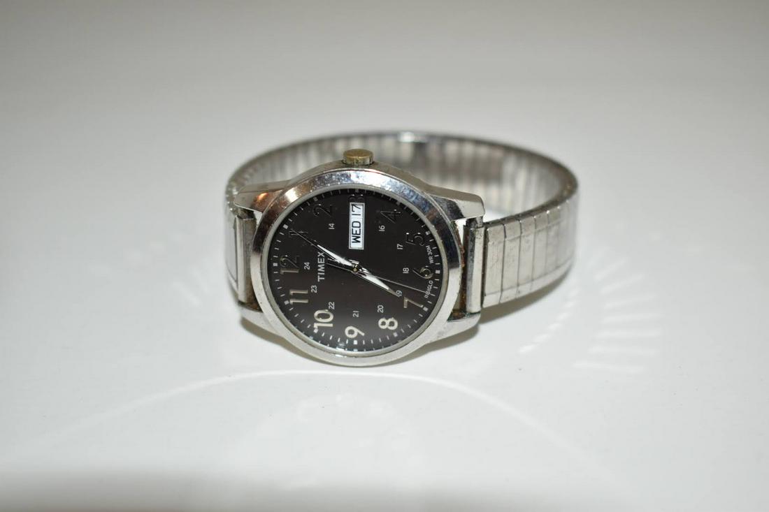 mens vintage timex military watch: mens vintage timex military watch Please view all photos as they are part of the description and condition of this Item, Feel free to contact me with questions or picture requests! Used Item AS IS
