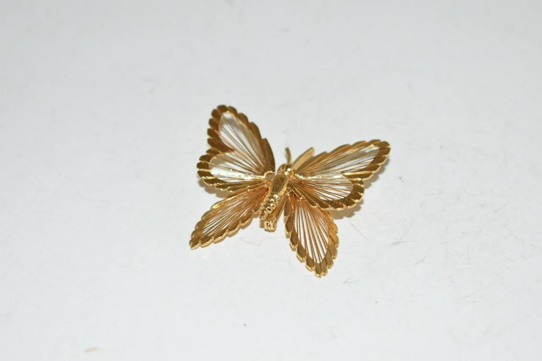 Vintage Goldtone Monet Brooch 1 3/4": Vintage Goldtone Monet Brooch 1 3/4" Please view all photos as they are part of the description and condition of this Item, Feel free to contact me with questions or picture requests! Used Item AS IS