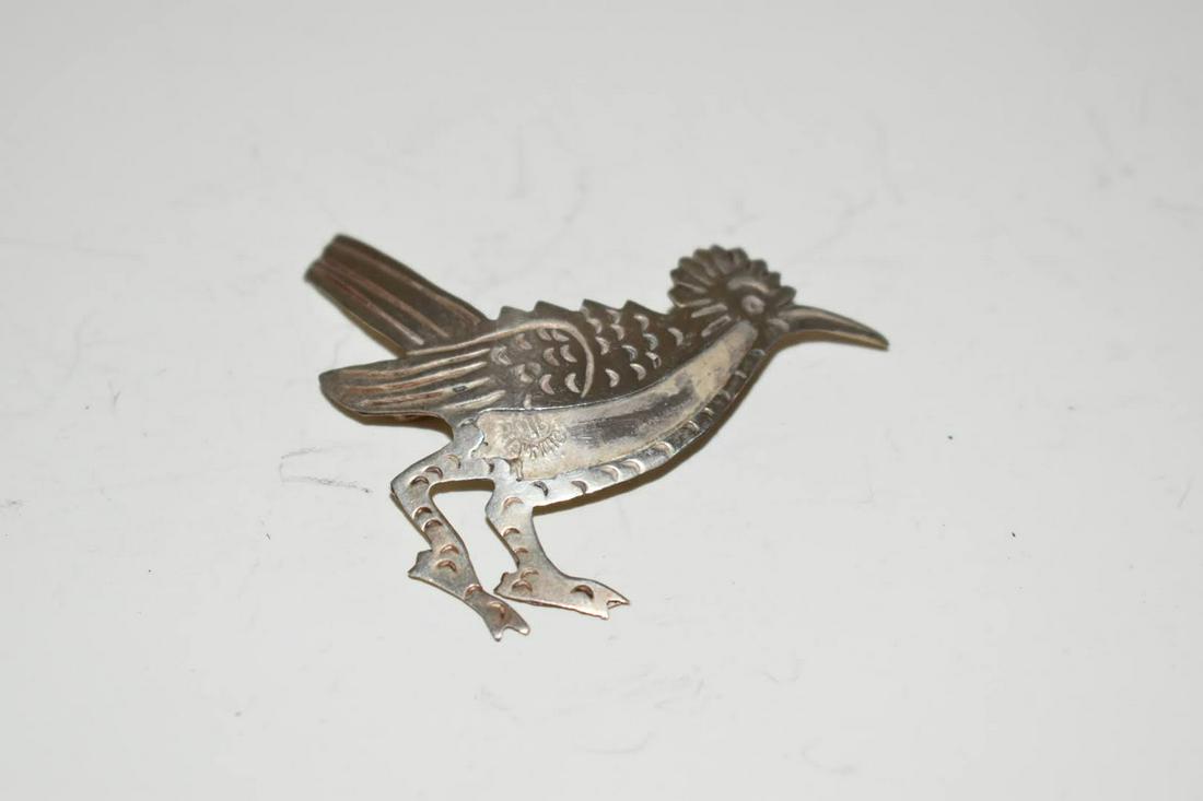 Vintage 925 Sterling Silver Roadrunner Brooch 2 1/4": Vintage 925 Sterling Silver Roadrunner Brooch 2 1/4"Please view all photos as they are part of the description and condition of this Item, Feel free to contact me with questions or picture requests! U