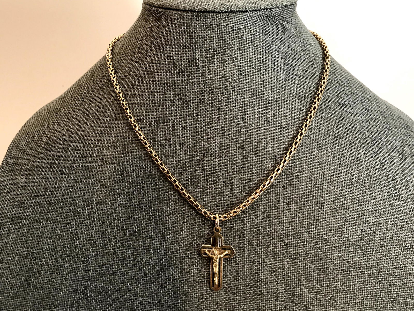 Vintage 14K Chain /Cross  Necklace 17? (1 of 5)