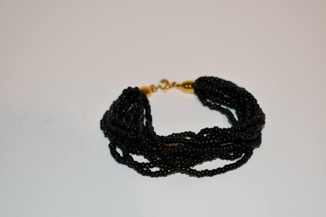 Vintage Black Trifari beaded Bracelet: Vintage Black Trifari beaded Bracelet Please view all photos as they are part of the description and condition of this Item, Feel free to contact me with questions or picture requests! Used Item AS IS