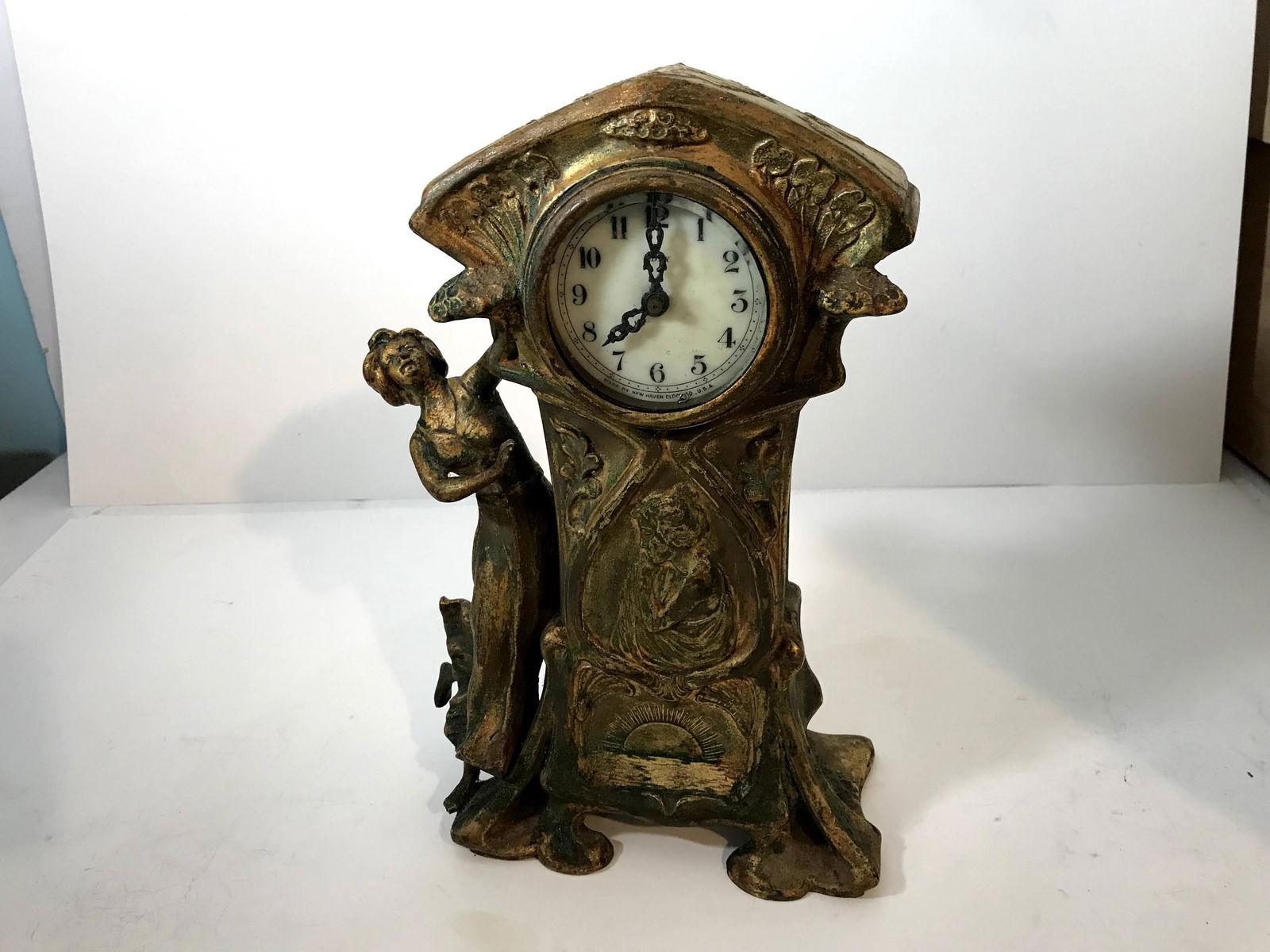 Antique NEW HAVEN Figural Ladie Victorian Art Nouveau (1 of 5)