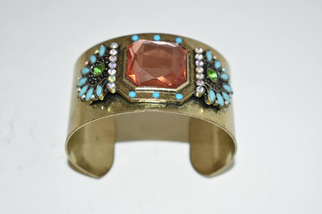 Vintage LG Goldtone Rhinestone Cuff Bracelet 2 1/2" (1 of 3)