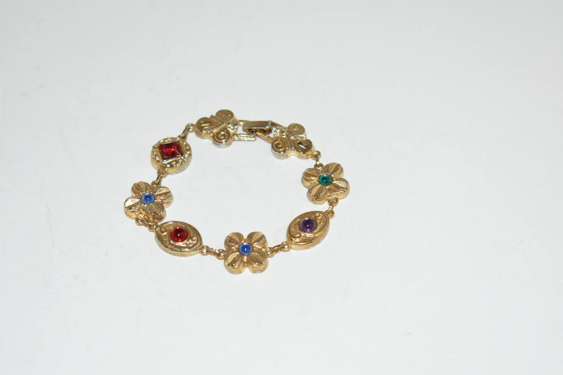 Vintage Goldtone Colorful Bracelet 7": Vintage Goldtone Colorful Bracelet 7" Please view all photos as they are part of the description and condition of this Item, Feel free to contact me with questions or picture requests! Used Item AS IS