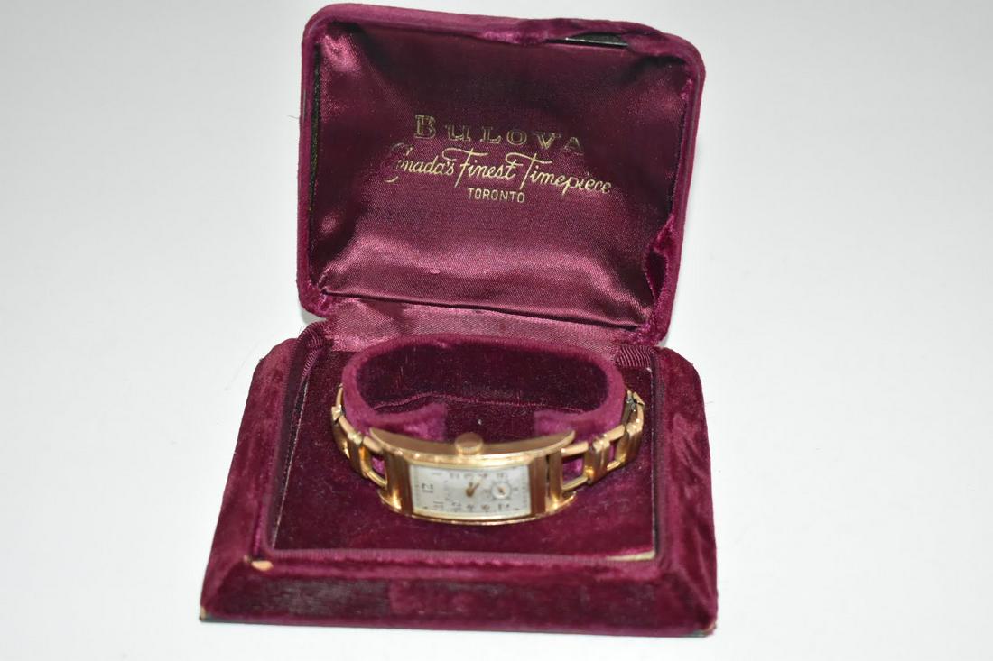 vintage bulova ladies Working watch with case (1 of 7)