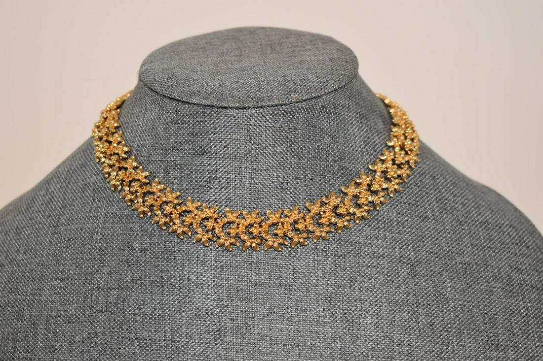 Vintage Monet Goldtone Nugget Chain Necklace choker Nice!!! 10": Vintage Monet Goldtone Nugget Chain Necklace choker Nice!!! 10" Please view all photos as they are part of the description and condition of this Item, Feel free to contact me with questions or picture