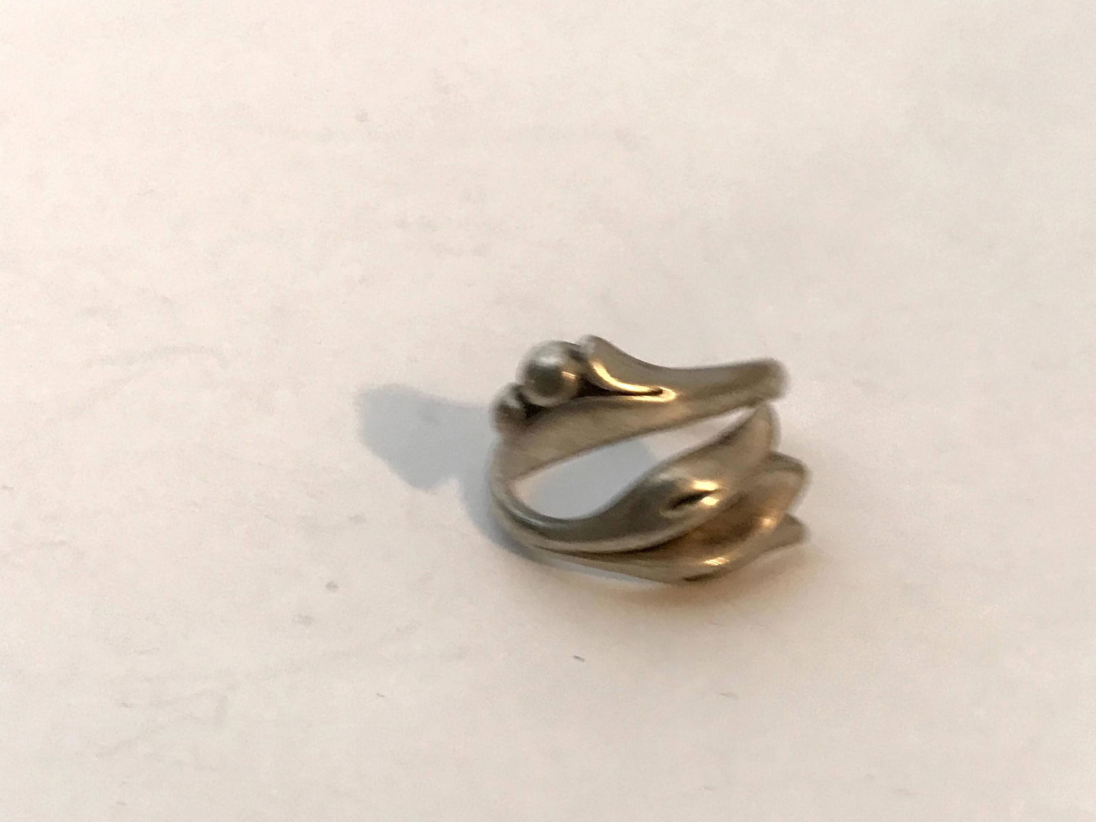 Avon Sterling Silver 925 Flower Ring Size 8 Adjustable (1 of 4)