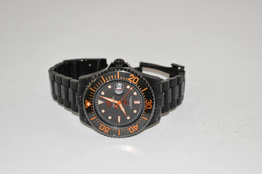 INVICTA Pro Diver Model 22216 - Men's Watch Automatic: INVICTA Pro Diver Model 22216 - Men's Watch Automatic works great like new Please view all photos as they are part of the description and condition of this Item, Feel free to contact me with questions