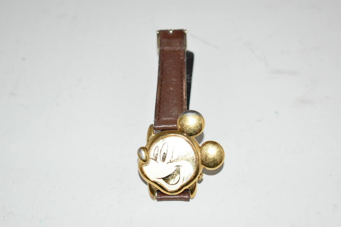 Disney Mickey Mouse Watch Gold Ears Lorus Original (1 of 6)