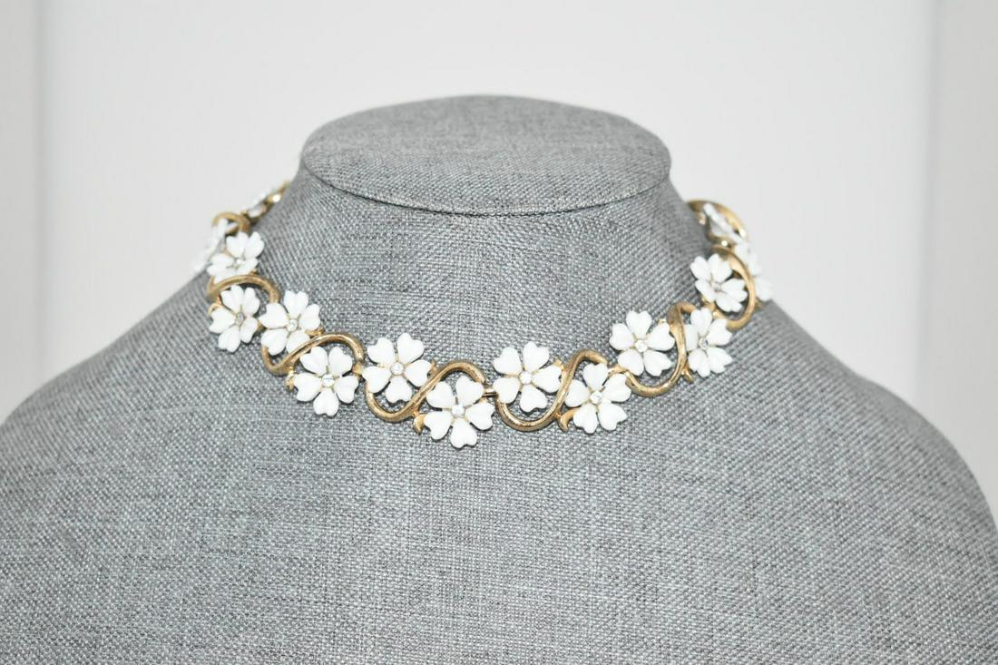 Vintage Goldtone Flower Choker Necklace 10" (1 of 4)