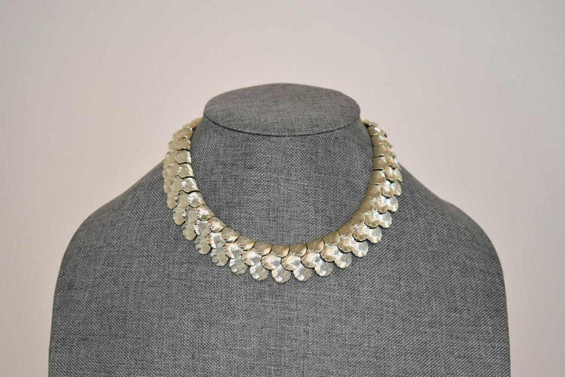 Vintage Silvertone Choker Necklace 10": Vintage Silvertone Choker Necklace 10" Please view all photos as they are part of the description and condition of this Item, Feel free to contact me with questions or picture requests! Used Item AS I