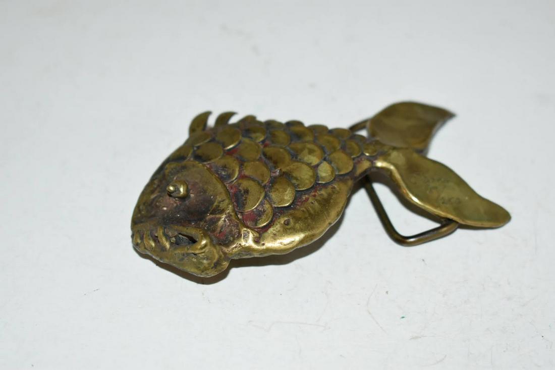 Vintage Brass Fish Buckle 3 1/2": Vintage Brass Fish Buckle 3 1/2" Please view all photos as they are part of the description and condition of this Item, Feel free to contact me with questions or picture requests! Used Item AS IS