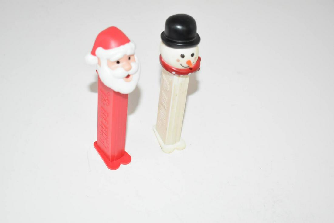 2 Vintage Pez Toys Santa & Snowman: 2 Vintage Pez Toys Santa & Snowman Please view all photos as they are part of the description and condition of this Item, Feel free to contact me with questions or picture requests! Used Item AS IS