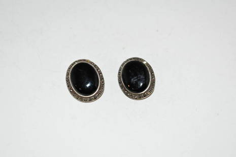 Vintage Sterling Silver Onyx Marcasite Earrings 1 inch: Vintage Sterling Silver Onyx Marcasite Earrings 1 inch Please view all photos as they are part of the description and condition of this Item, Feel free to contact me with questions or picture