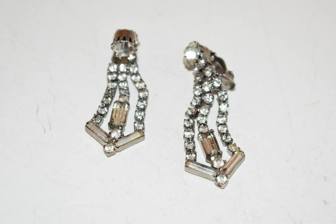 Vintage Rhinestone dangle Earrings (1 of 3)