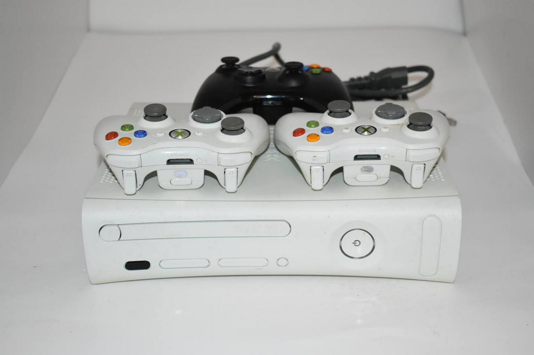 Microsoft XBox 360 White Video Game Console Gaming (1 of 4)