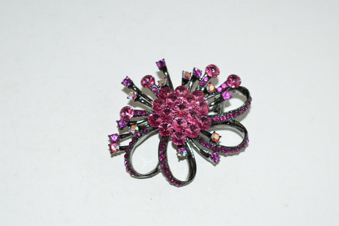 Vintage Purple Rhinestone Flower Brooch 2 1/2 in (1 of 3)