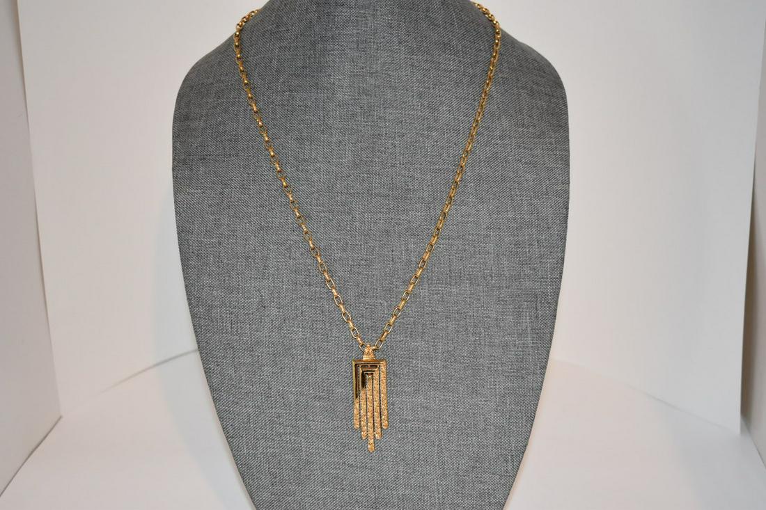 Vintage Monet Goldtone Pendant Necklace 28": Vintage Monet Goldtone Pendant Necklace 28" Please view all photos as they are part of the description and condition of this Item, Feel free to contact me with questions or picture requests! Used Item