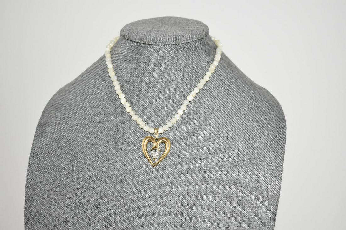 Vintage Trifari Mother of Pearl Heart Beaded Necklace 15": Vintage Trifari Mother of Pearl Heart Beaded Necklace 15" Please view all photos as they are part of the description and condition of this Item, Feel free to contact me with questions or picture reque