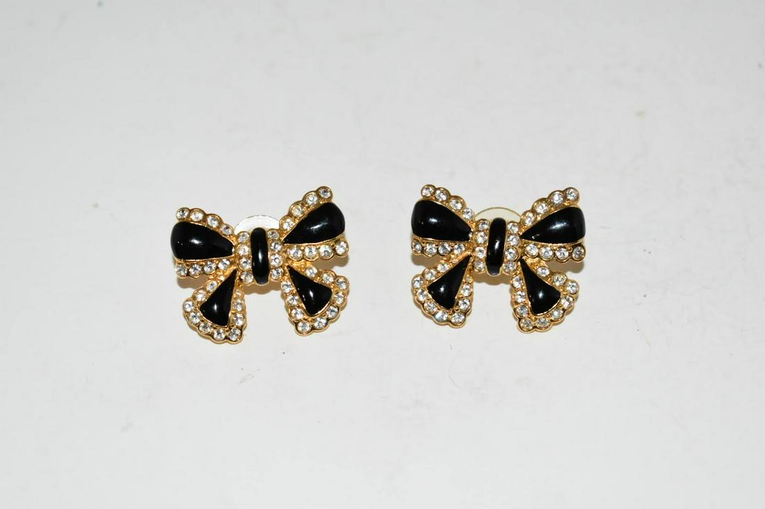 Vintage Joan Rivers Black Bows w/ Glowing Crystal Rhinestones Pierced Earrings: Vintage Joan Rivers Black Bows w/ Glowing Crystal Rhinestones Pierced Earrings Please view all photos as they are part of the description and condition of this Item, Feel free to contact me with quest