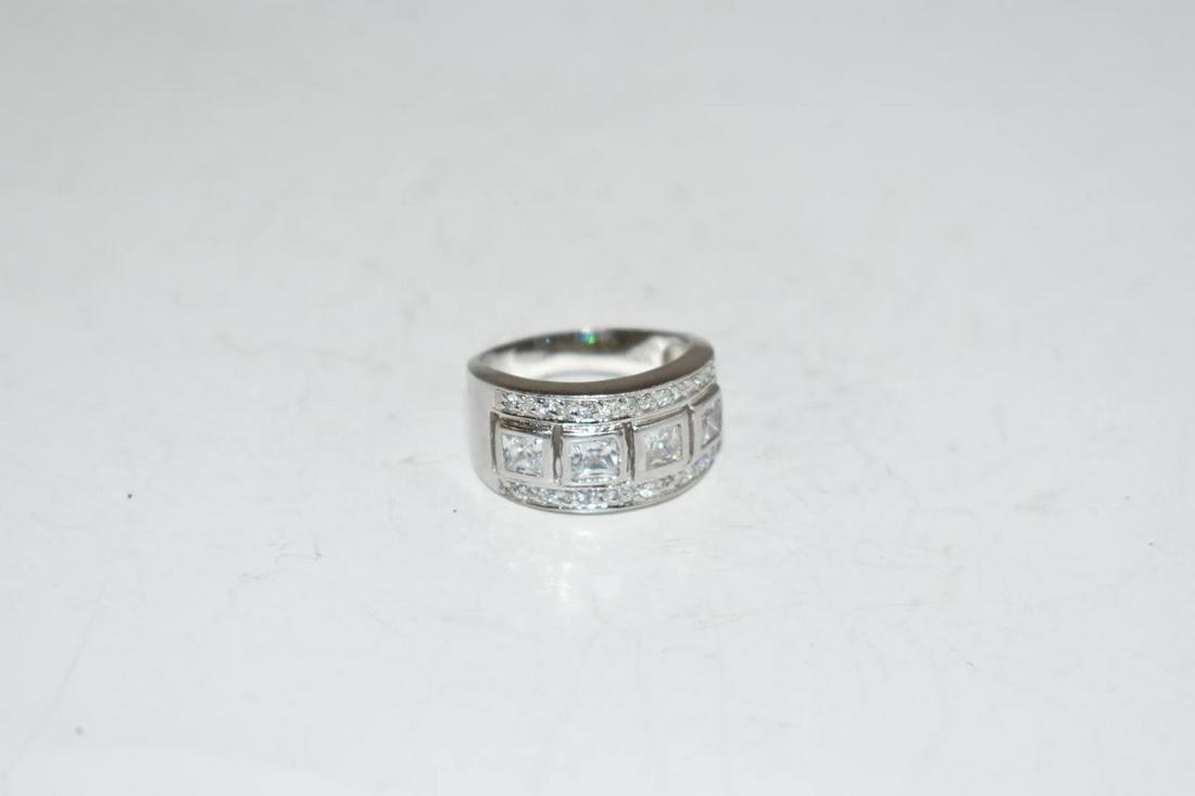 Vintage Sterling Silver Rhinestone Ring sz 9 (1 of 4)