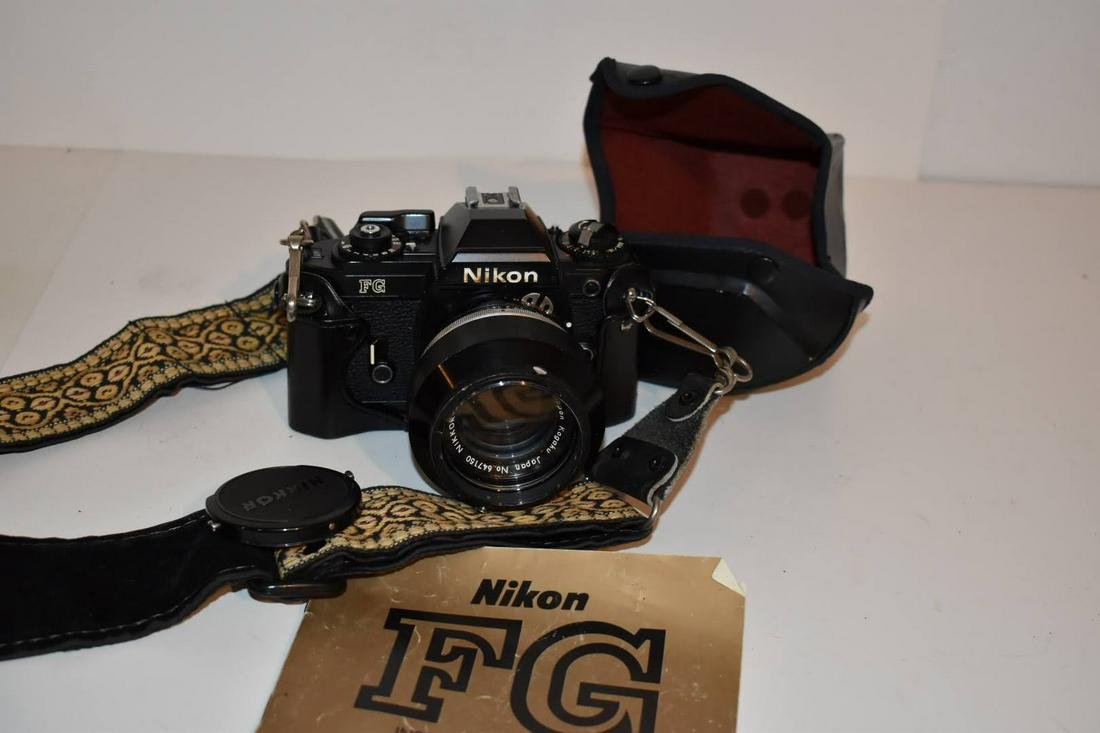 Vintage Black Nikon FG Camera & Lens Nikkor-S Auto (1 of 6)