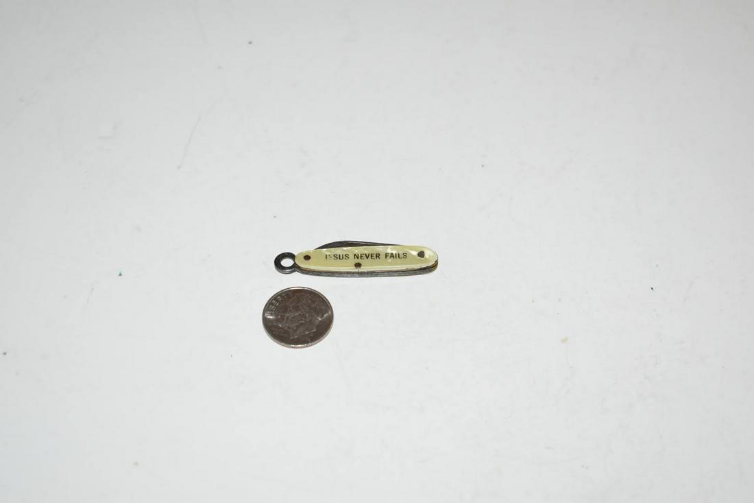 Vintage tiny fob knife Jesus Never Fails (1 of 3)