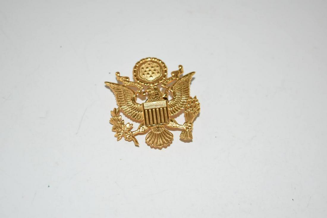Vintage eagle military pin 2 1/2 by 2 (1 of 4)