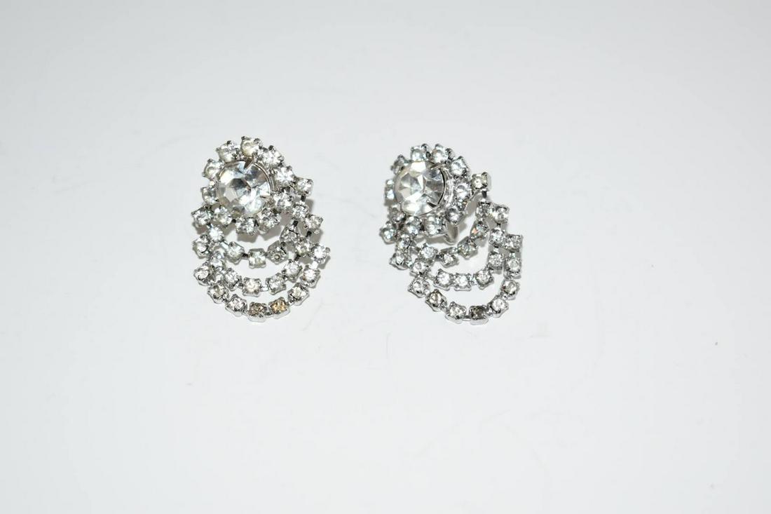Vintage Elegant rhinestone Earrings (1 of 3)