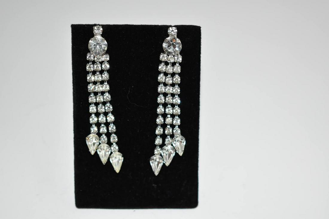 Vintage Elegant rhinestone Earrings (1 of 3)