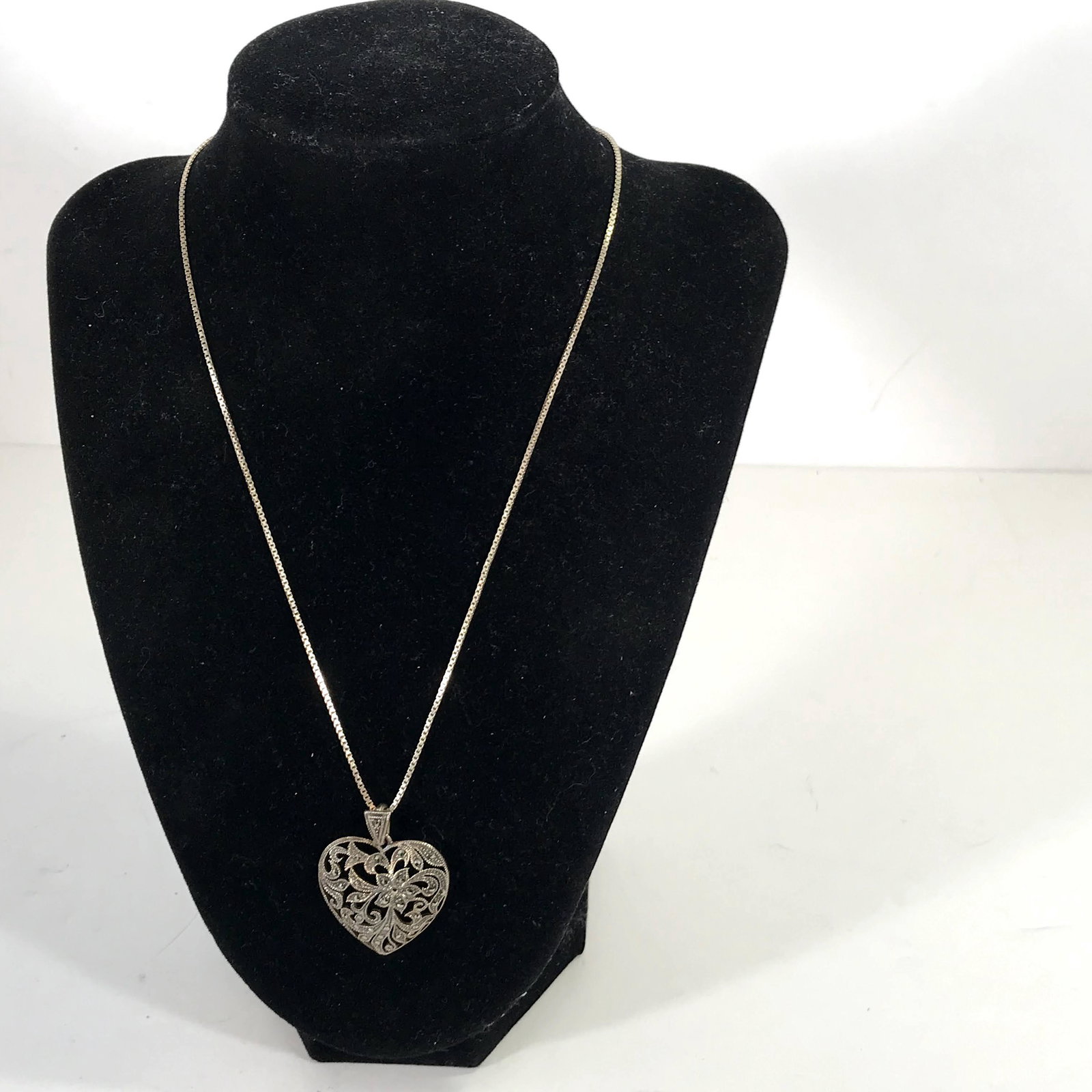 Vintage Sterling Silver Marcasite Heart Pendant: Vintage Sterling Silver Marcasite Heart Pendant Necklace 18" Please view all photos as they are part of the description and condition of this Item, Feel free to contact me with questions or picture re