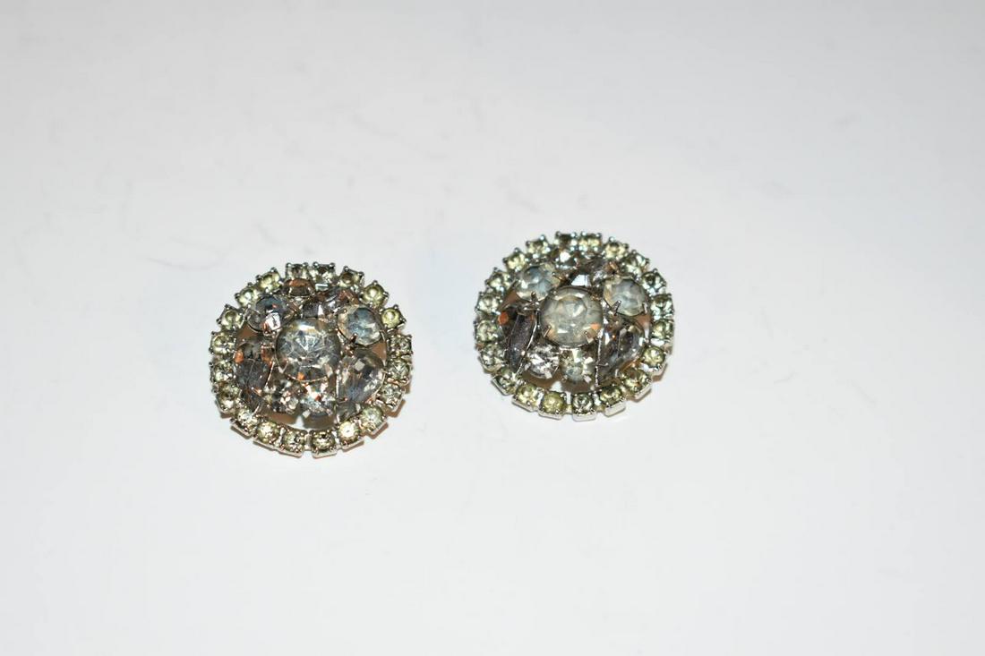 Vintage weiss rhinestone clip on earrings (1 of 4)
