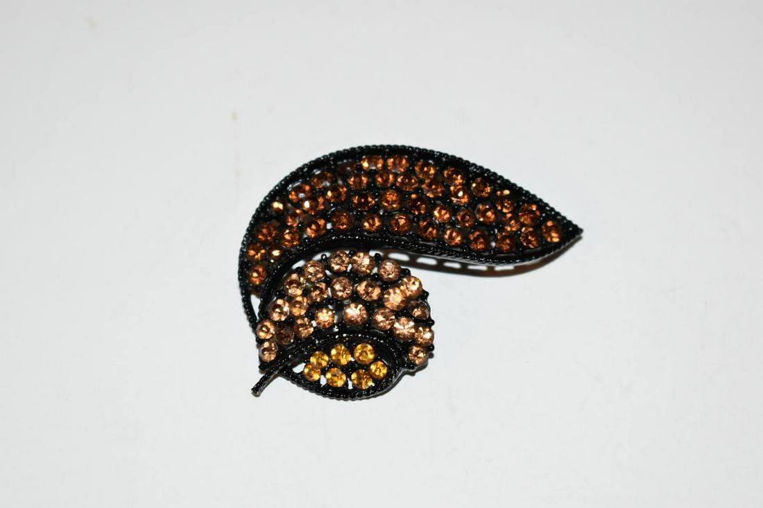 Vintage Signed Kramer Rhinestone Brooch Black 2 1/4 in (1 of 4)