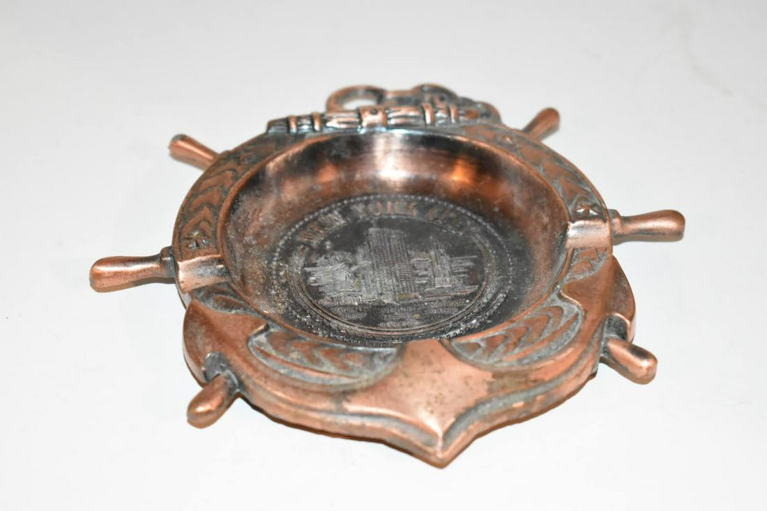 Vintage New York City World Trade Center Ashtray.: Vintage New York City World Trade Center Ashtray. Please view all photos as they are part of the description and condition of this Item, Feel free to contact me with questions or picture requests! Use