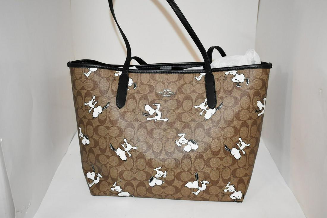 Coach X Peanuts 6160 City Tote Bag Signature Canvas Snoopy Print Limited Brand New.: Coach X Peanuts 6160 City Tote Bag Signature Canvas Snoopy Print Limited Brand New. Please view all photos as they are part of the description and condition of this Item, Feel free to contact me with