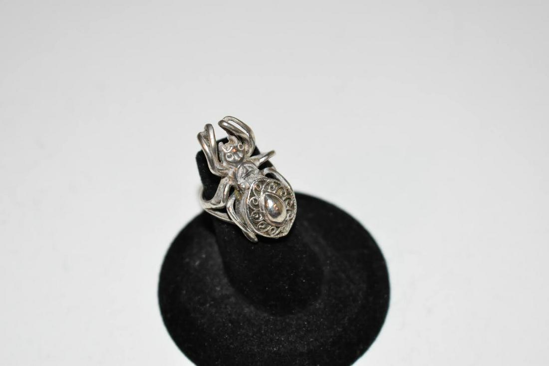 Vintage Sterling Silver Spider Poison Ring sz 5 (1 of 4)
