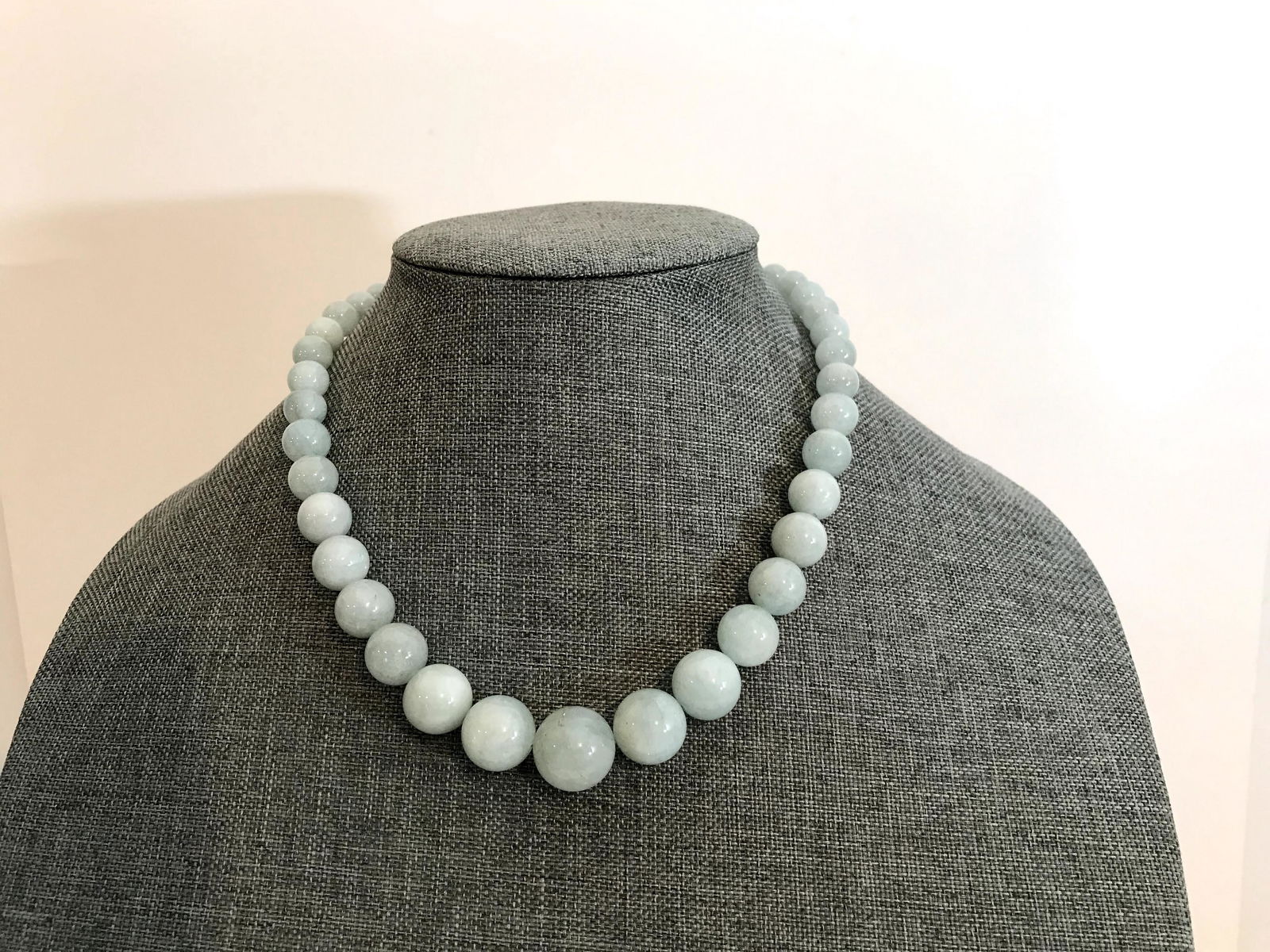 Vintage 14K Gold Light Green Jadeite Jade Pearl (1 of 3)