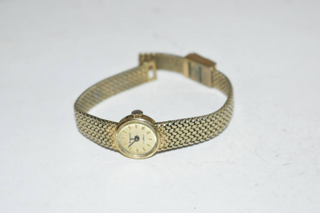 Vintage Bulova 17 Jewels Working Watch: Vintage Bulova 17 Jewels Working Watch Please view all photos as they are part of the description and condition of this Item, Feel free to contact me with questions or picture requests! Used Item AS I