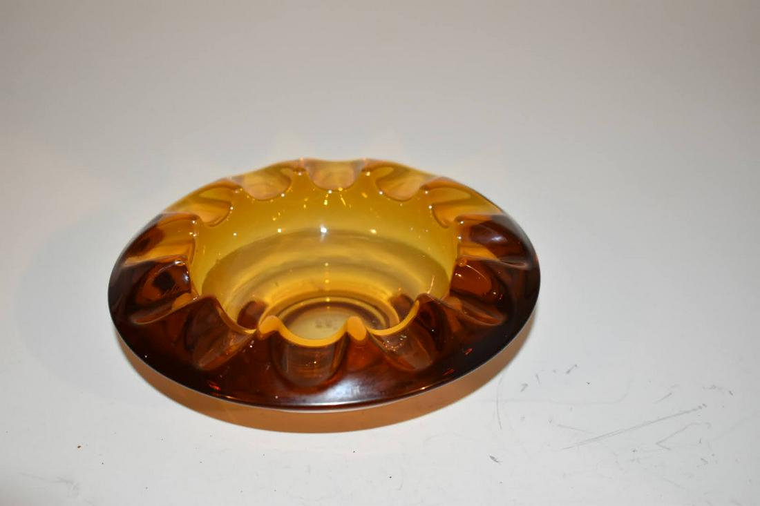 Vintage Amber Ashtray: Vintage Amber Ashtray Please view all photos as they are part of the description and condition of this Item, Feel free to contact me with questions or picture requests! Used Item AS IS