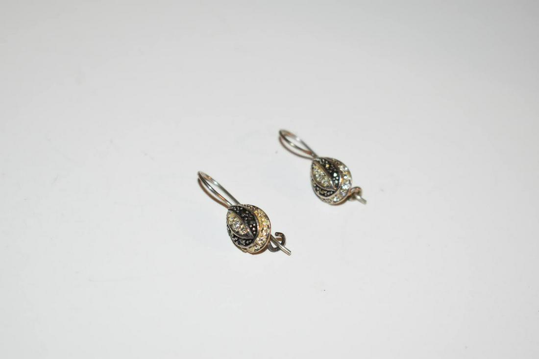 Vintage Sterling Silver Marcasite Earrings: Vintage Sterling Silver Marcasite Earrings Please view all photos as they are part of the description and condition of this Item, Feel free to contact me with questions or picture requests! Used Item 