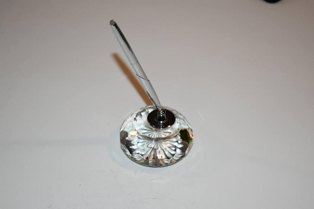 ELEGANT Waterford Crystal Desk Paperweight Pen Holder: ELEGANT Waterford Crystal Desk Paperweight Pen Holder Please view all photos as they are part of the description and condition of this Item, Feel free to contact me with questions or picture requests!