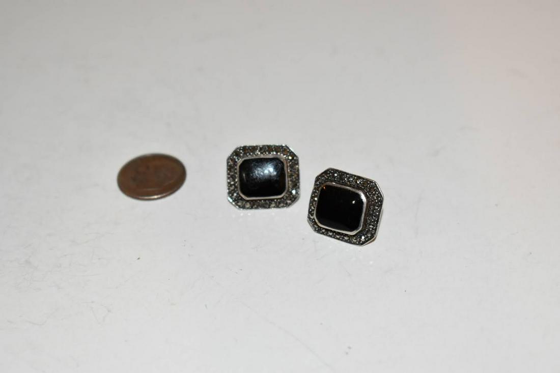 Vintage Sterling Silver Marcasite Onyx Earrings: Vintage Sterling Silver Marcasite Onyx Earrings Please view all photos as they are part of the description and condition of this Item, Feel free to contact me with questions or picture requests! Used 
